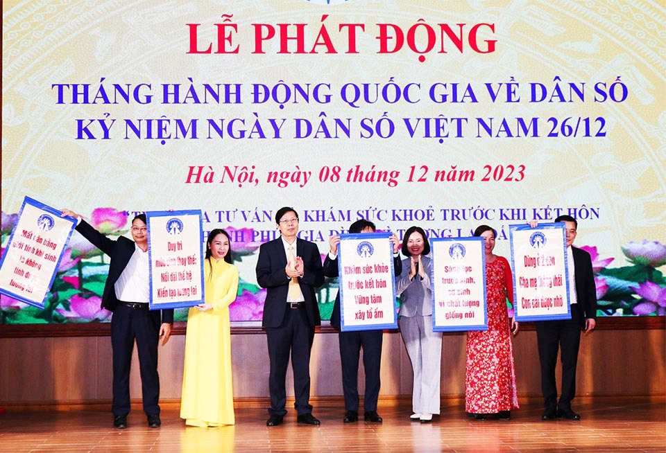 Phát động