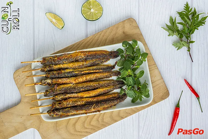 Cá kèo nướng muối ớt đậm vị miền Tây được yêu thích trong menu của Cuốn N Roll